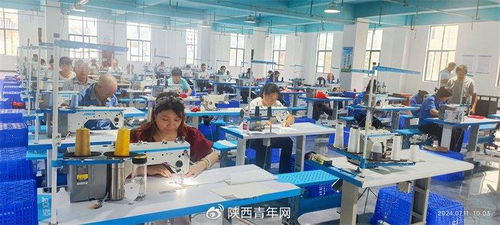 陜亮家園服裝廠暨商洛學(xué)院國(guó)力集團(tuán)博士專家工作站正式揭牌，艾森絲服飾開啟產(chǎn)教融合新篇章